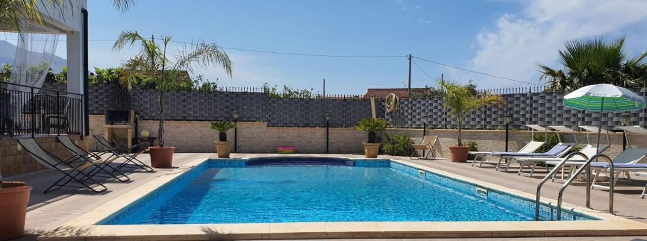 Villa Marianna Con Piscina Privata Ampi Spazi Esterni E Wifi Free トラビーア エクステリア 写真
